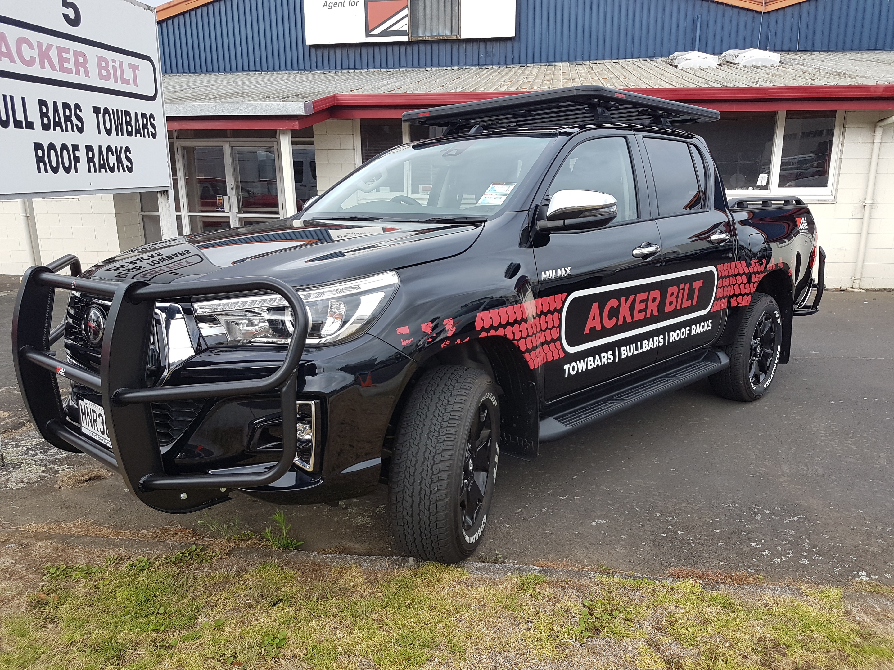 Tow bar roof online rack